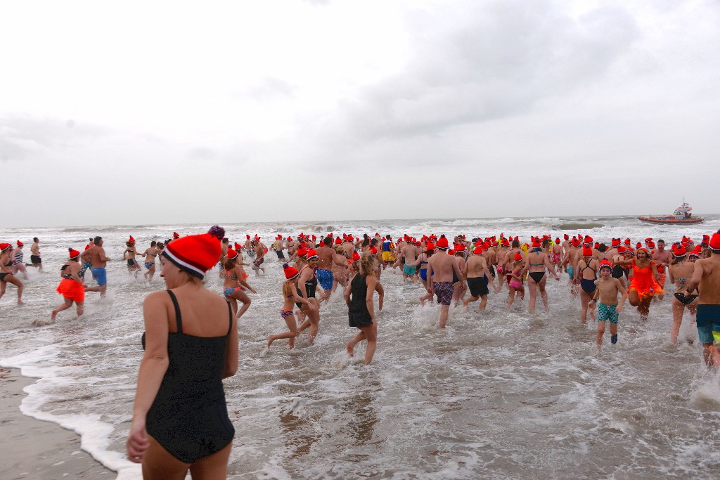 ../Images/Nieuwjaarsduik Nederzandt 2018 056.jpg